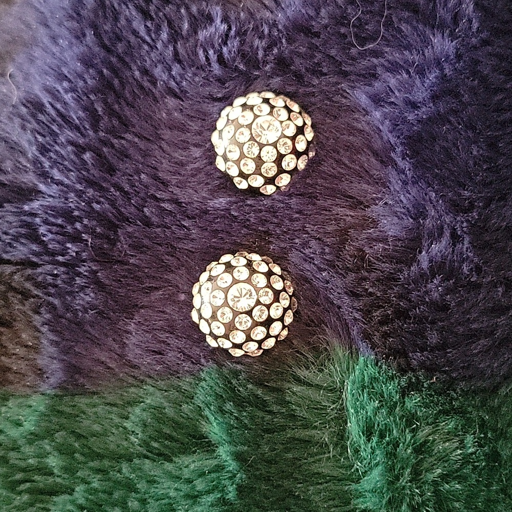 Swarovski large stud earings